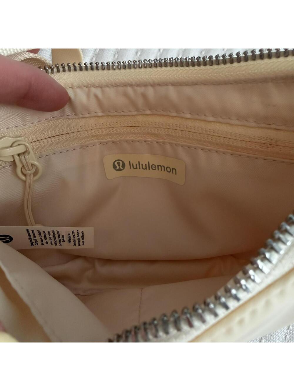 NWOT 🧈 Butter Cream Lululemon City Essentials Mini Shoulder Bag 1L - Picture 6 of 8
